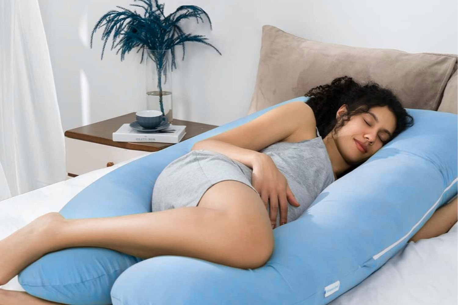 what is a pregnancy pillow & do you really need one